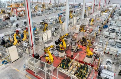 智能革命 全自動機器人重塑汽車配件生產新格局